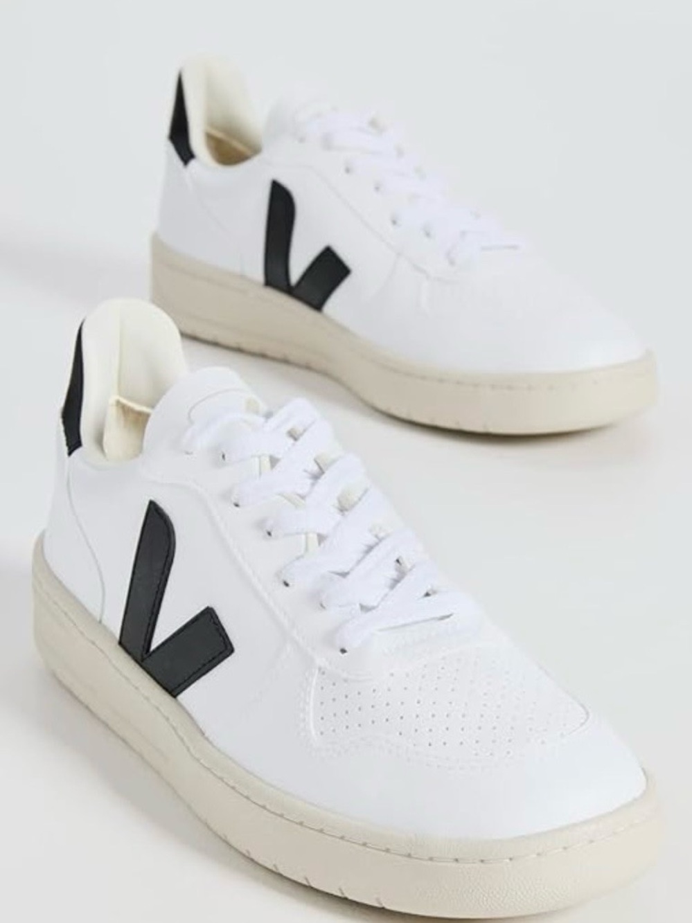 Veja Men's V-10 Sneakers Bianco